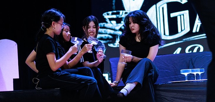  Pupils preparing for The Great Gatsby theatre performance at Brighton College Vibhavadi international school 