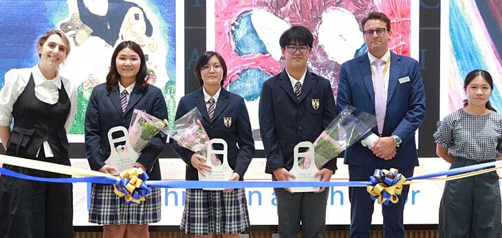  Brighton College Bangkok Vibhavadi pupils celebrating creativity, collaboration, and achievement at the College’s first-ever Art Exhibition. 