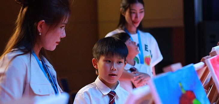  Year 5 pupils proudly showcasing their creativity and artistic skills at the “They See the World Like This” art exhibition at Brighton College Bangkok Vibhavadi. 