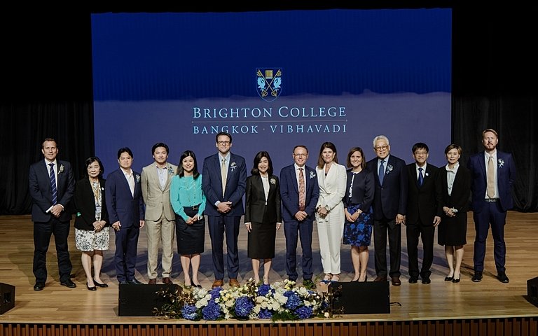  Brighton College Bangkok Vibhavadi community celebrating the Grand Opening Ceremony. 