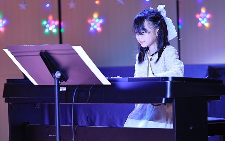  Prep pupils perform piano, violin, and dance at Brighton College Vibhavadi, celebrating artistic growth and performing arts education. 