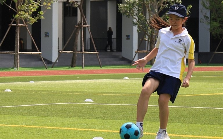  บรรยากาศกิจกรรม Sports Day ของนักเรียน Key Stage 2 ในโรงเรียนนานาชาติกรุงเทพ ที่ส่งเสริมการเรียนรู้นอกห้องเรียน 