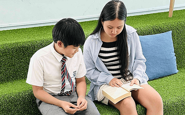  student reading 2  