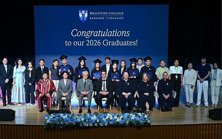 The Class of 2026 celebrates becoming Brighton College Bangkok Vibhavadi’s first graduates, ready for their next steps in higher education. 