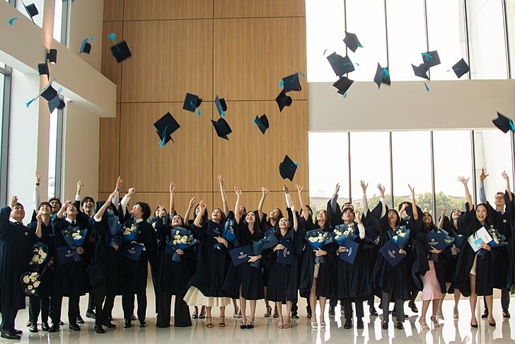  Sixth Form graduates celebrating their success at Brighton College Vibhavadi, marking the end of an inspiring journey at a leading international school. 