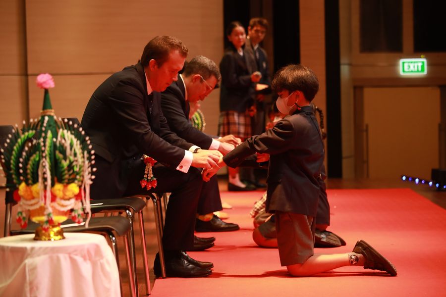 Today our pupils took part in the traditional Wai Kru celebration